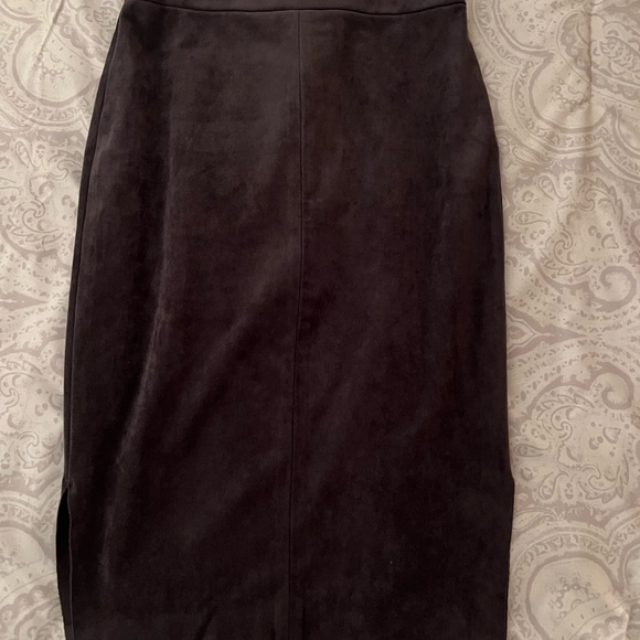 Aritzia suede pencil skirt - Picture 5 of 5